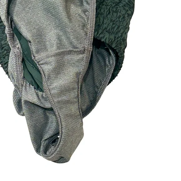 Vuori Clementine Short 2.0 4" Inseam Like New Condition - Picture 5 of 7